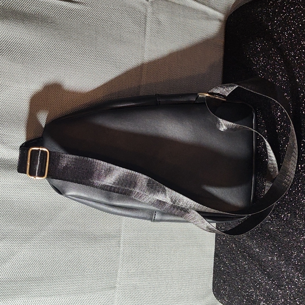 African Backpack - image 4